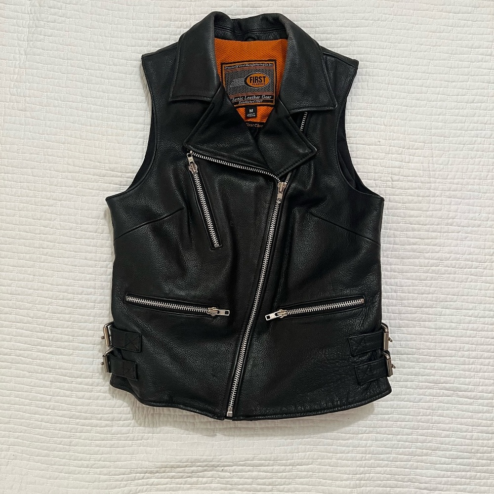 Black Leather Motor Cycle Vest with Silver Zippers & Buckles Size Medium